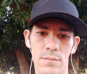 Ricardo aldofo, 32, Asuncion