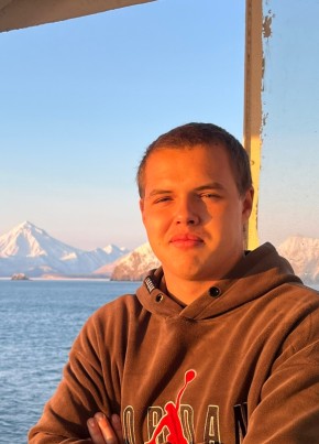 Данил из Владивостока 22 года