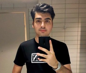 Alex Gordn, 33, Baku