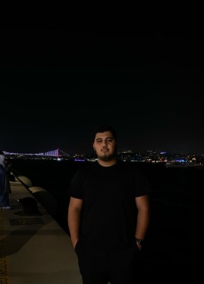 Эмран из İstanbul 24 года
