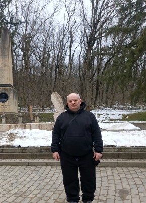 Антон из Калуги 53 года