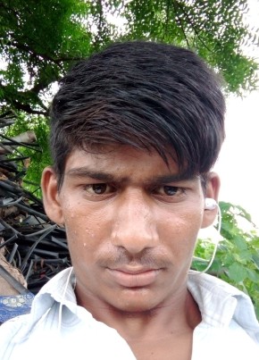 Yogesh Tayde, 23, India, Pune