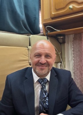 Кирилл Захаров из Москвы 51 год