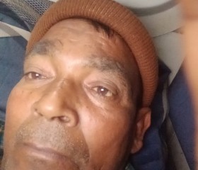 Vijay Kumar, 72 года, Etāwa