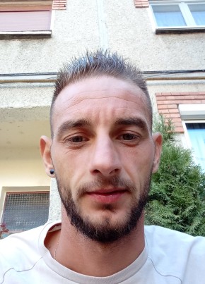 Dani, 35, Romania, Arad