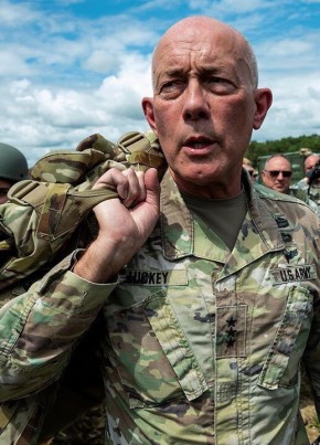 LtG. Luckey, 68, United States of America, Moscow