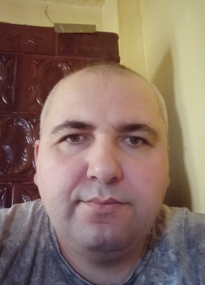 Viorel, 38, Romania, București