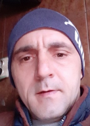 Madalin, 45, Romania, București