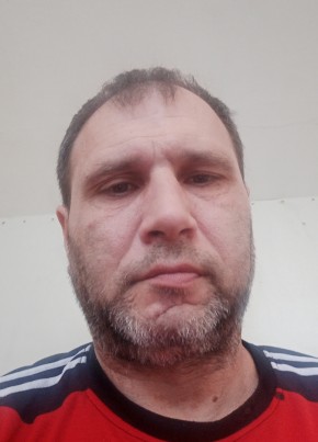 Расул из Светлограда 47 лет