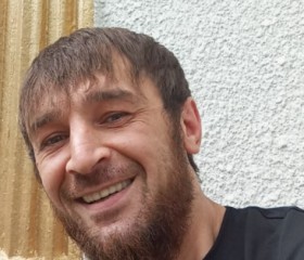 Ali, 33, Uchkeken