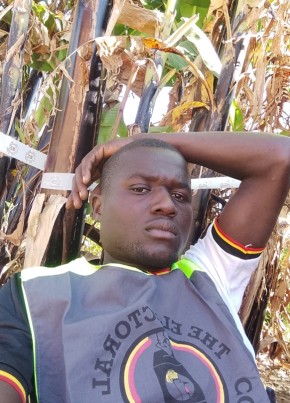 Okiria Simon из Kampala 24 года