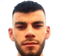 Dibroni, 22, Tirana