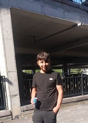 F из Երեվան 31 год