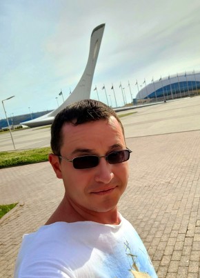 Артём из Оленегорска 42 года