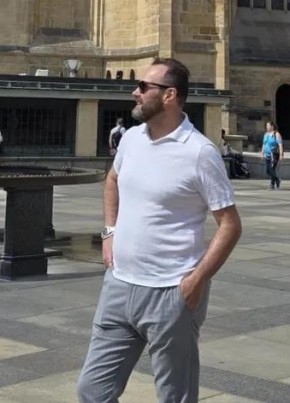 Алексей из Paris 59 лет