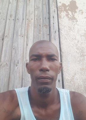 Eduardo Lewis, 34, Cuba, Havana