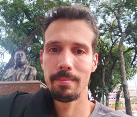Isaac, 35, Caracas