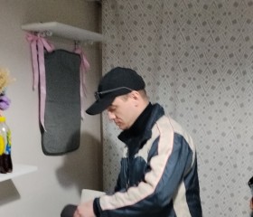 Sergey Kus, 46, Berlin
