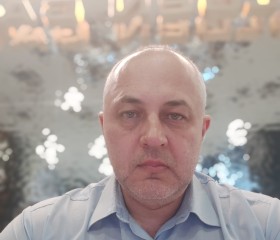 Valentin, 47, Moscow