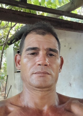 Eduar PF, 44, República de Cuba, Santa Cruz del Sur