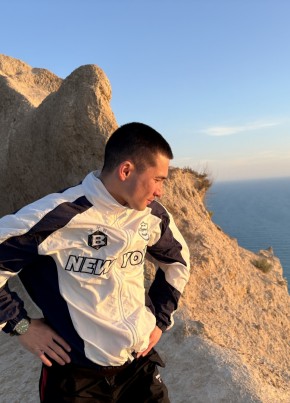 Дмитрий из Анапы 19 лет