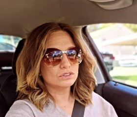 Ester, 39, Newark (State of New Jersey)