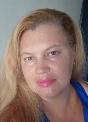 Светлана из Саратова 45 лет