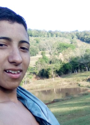 Mateus, 21, República Federativa do Brasil, Laranjeiras do Sul