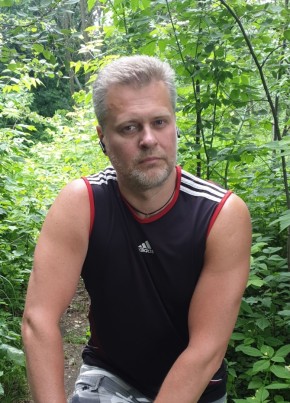 Echo, 50, Russia, Moscow