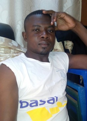 Salvador Toni, 39, Burkina Faso, Ouagadougou
