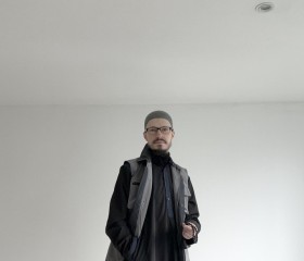 Evgeniy, 40, Wellingborough