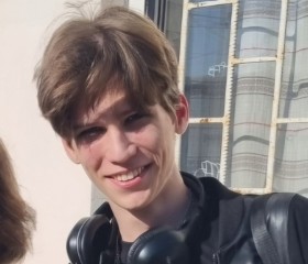 Denis, 18, New York City