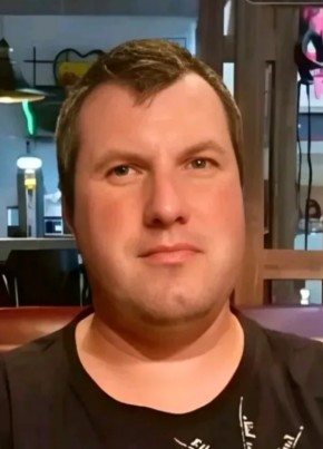 Анатолий из Воронежа 44 года