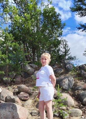 Elena, 47, Russia, Vologda