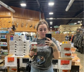 Stephanie, 30, Los Angeles