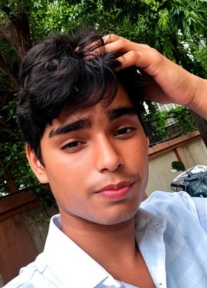 Kalish Kumar из Bhayandar 18 лет