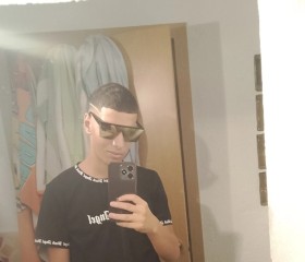 Youssef, 18, Viladecans
