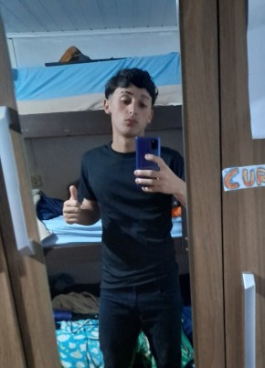 Cauã из São José dos Pinhais 19 лет