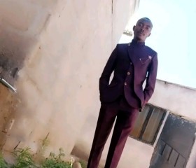 Tarick, 25, Dar es Salaam