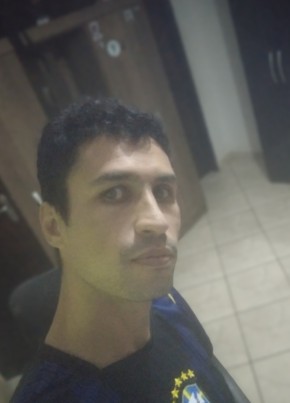 Adriano из Barra Bonita 33 года