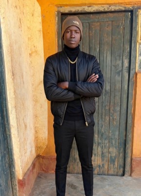 Josiah из Kisumu 20 лет