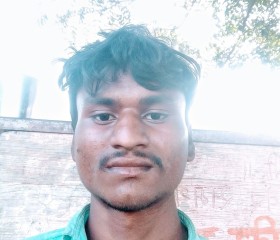 Makraam Senani, 22 года, Dhule