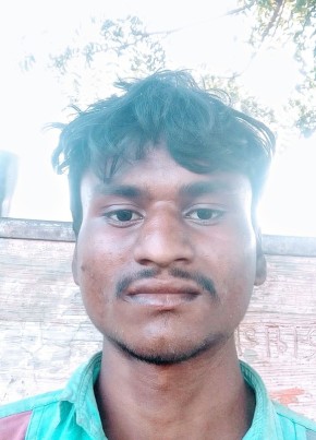 Makraam Senani, 22, India, Dhule