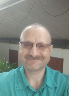 Илья из Владикавказа 48 лет