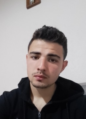 Emiray Bozyel, 19, Türkiye Cumhuriyeti, Çanakkale