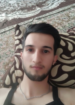 Yoosef, 24, Canada, Toronto