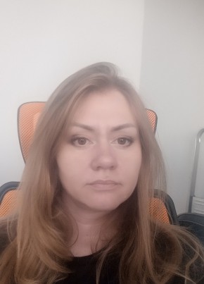 Оля