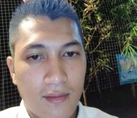 James, 29, Mati