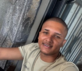 Alvinio, 19, Mahebourg