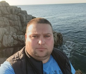 Eduard, 32, Guerande